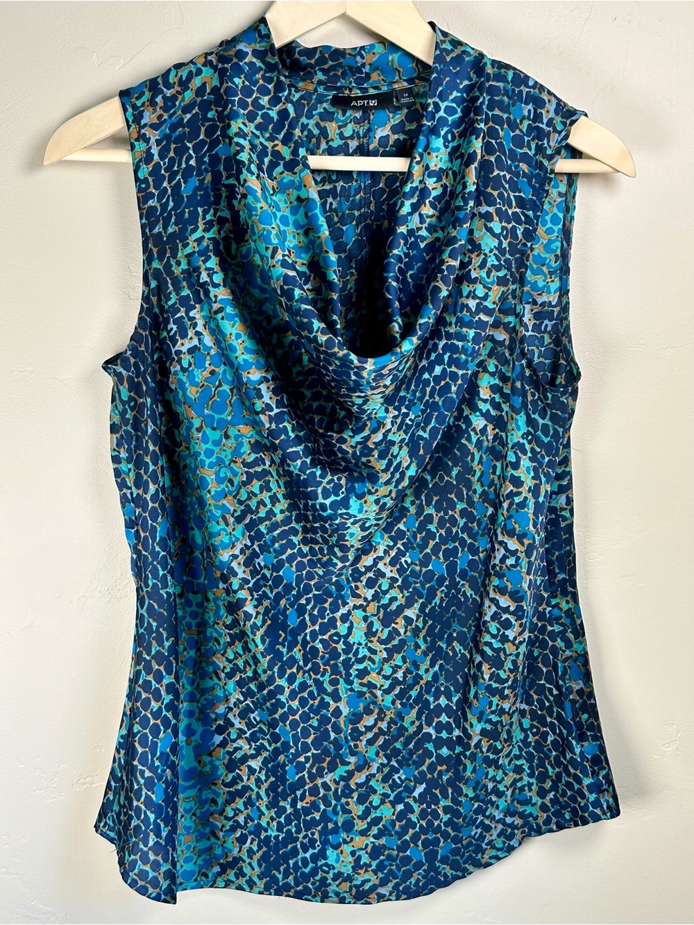 Apt. 9 Women’s Medium Blue & Teal Slouchy Neck Sleeveless Peacock Printed Blouse